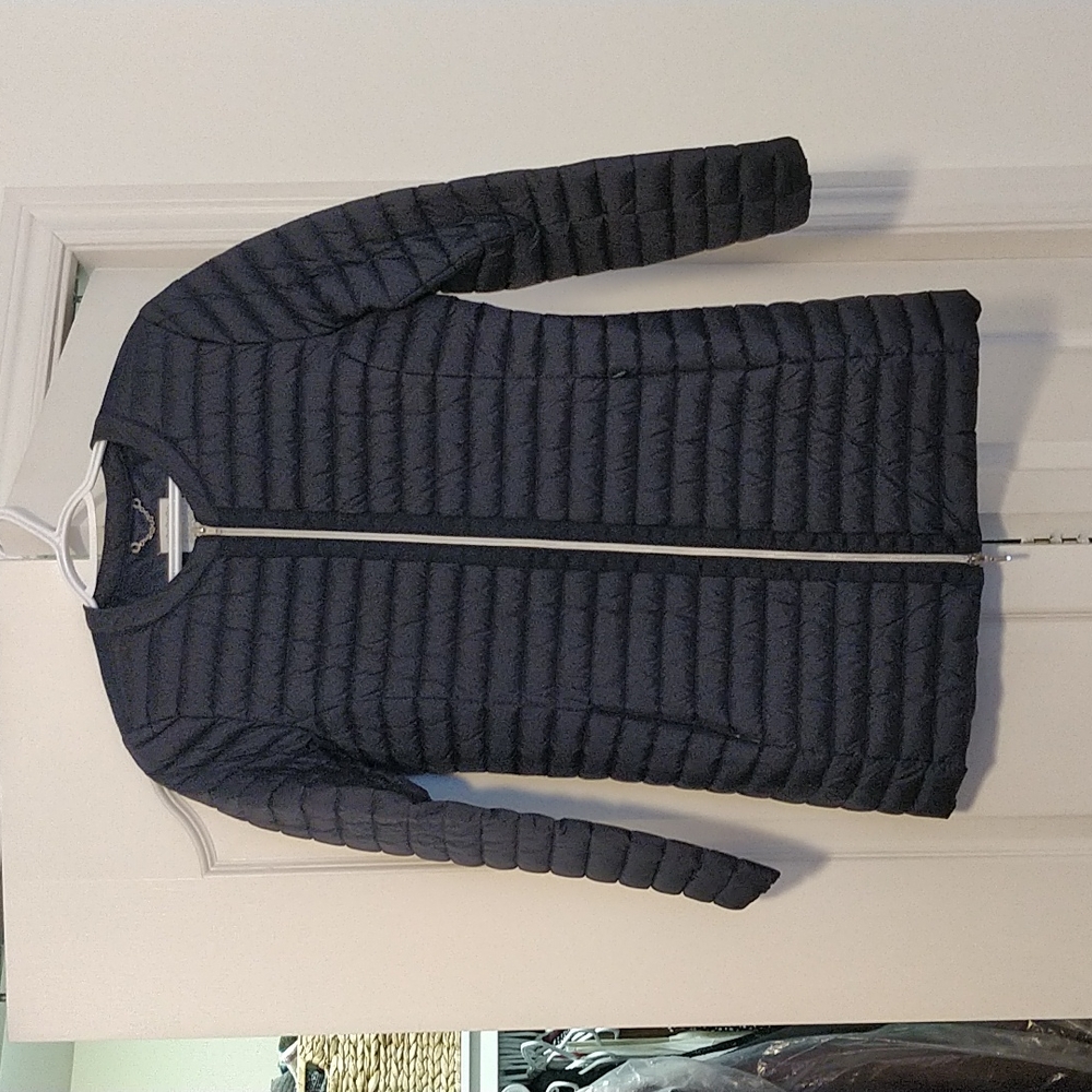 Geox premium down feather jacket. Navy. Size US 6.  Women. New condition.